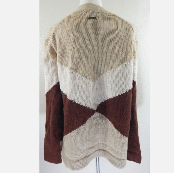 Carve Designs Idlewood Cardigan - Picture 3 of 4